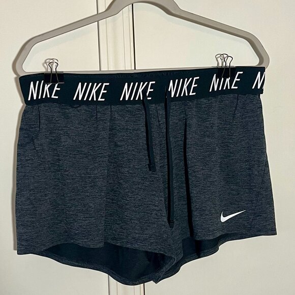 Nike Women’s Plus Flex Attack Training Shorts – Size XL - Picture 2 of 5